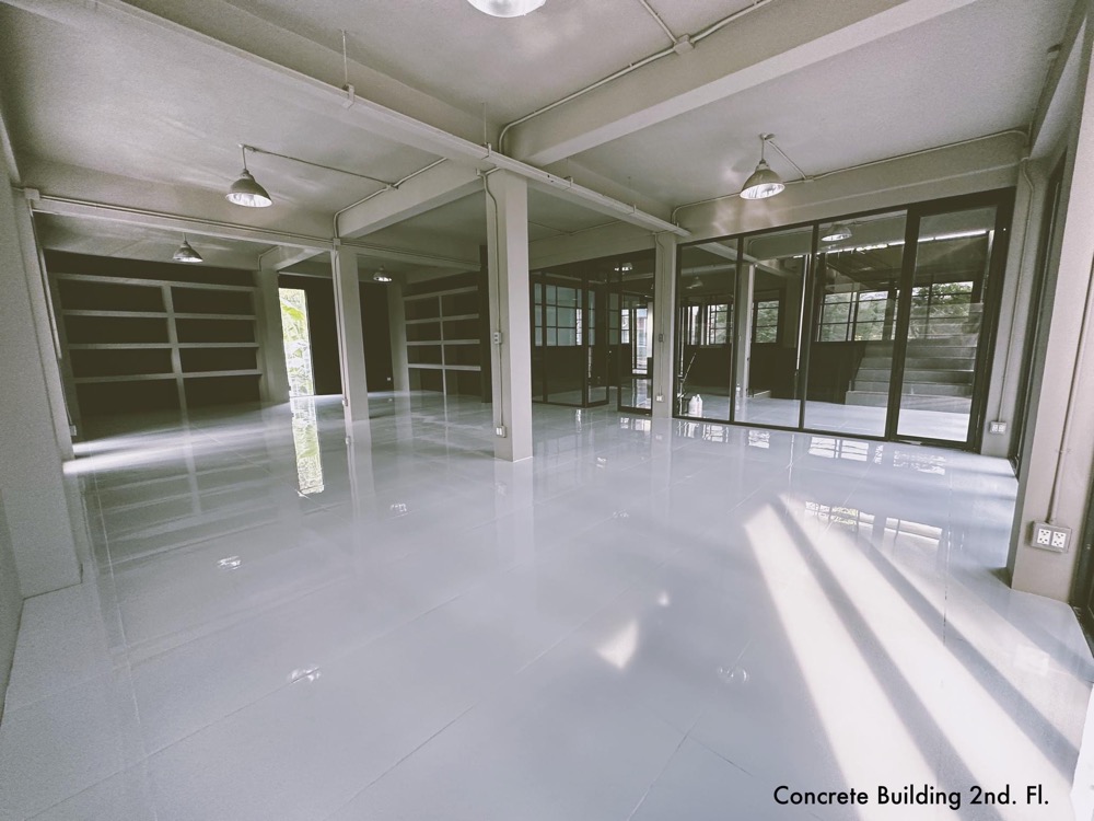 Office For Rent 1200 SQM, Ratchadaphisek 32, Parking for 16 cars, Near MRT Lat Phrao Blue line and Yellow Line