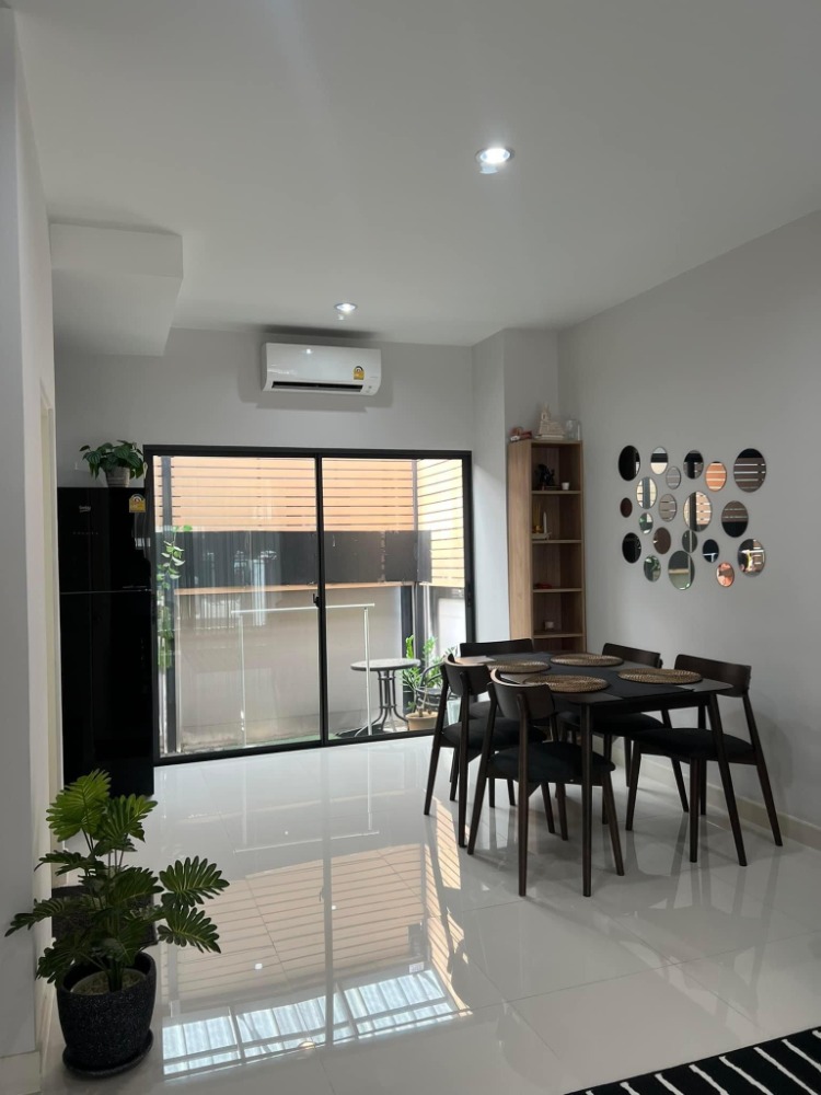 ให้เช่า Townhome Baan Klang Muang Rama 9 - Krungthep Kreetha 3ชั้น 3ห้องนอน 3ห้องน้ำ