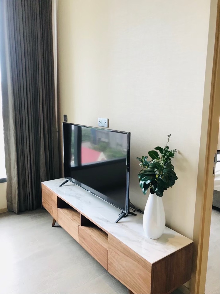 The Esse Asoke  1 Bed 1 Bath  near ฺBTS Asoke, Ready to move in