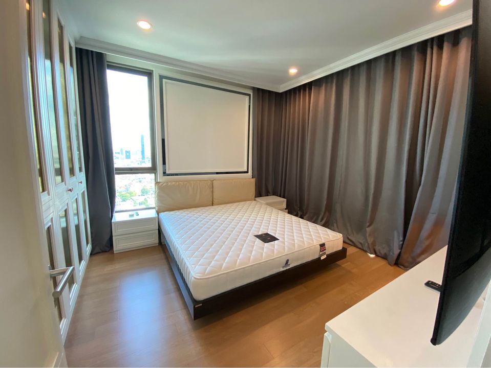 Condo for rent at Supalai Oriental Sukhumvit 39, 3 Bedrooms, Size: 99.24 sqm, Near BTS prompong, MRT Phetchaburi,  Fully furnished, ready to move in.