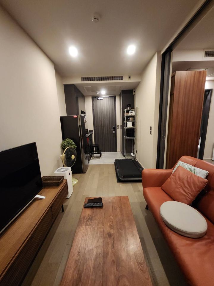 For Rent : Ashton Asoke, 1 Bedroom, Size: 34 Sqm., Near MRT Sukhumvit 20 m., Fully furnished, ready to move in.