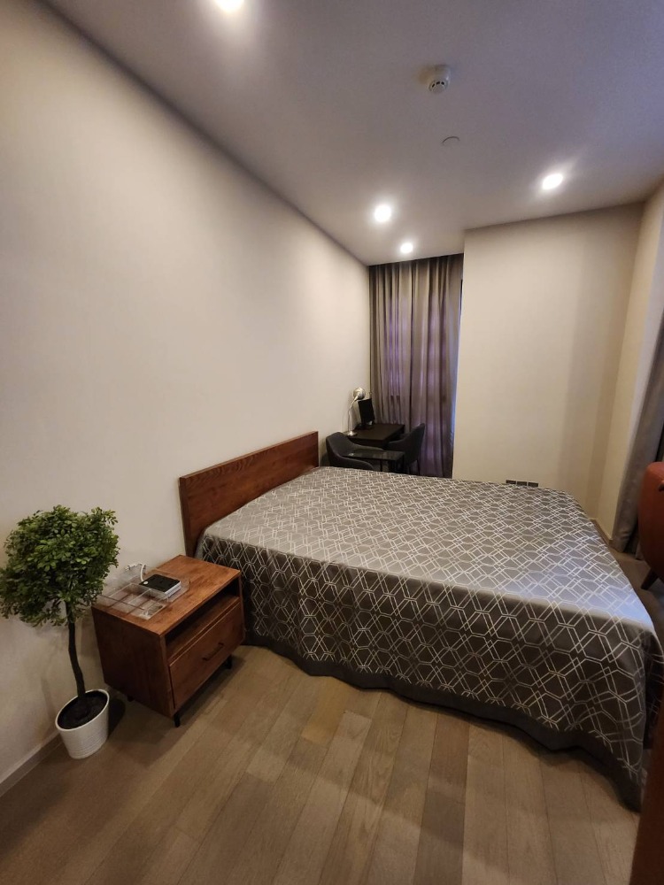 For Rent : Ashton Asoke, 1 Bedroom, Size: 34 Sqm., Near MRT Sukhumvit 20 m., Fully furnished, ready to move in.