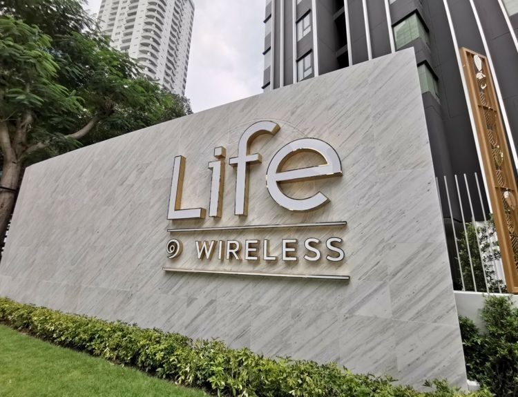 For rent Life One Wireless, 1 bed, 38 sq m., High Floor 15+, corner room, fully furnished, Near BTS Plernjit, BTS Chidlom