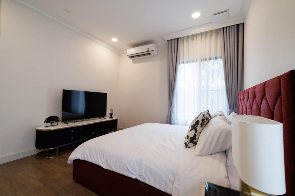 For Rent ให้เช่าบ้าน Nantawan พระราม 9 กรุงเทพกรีฑาตัดใหม่, 4นอน 5น้ำ 378ตร.ม., ใกล้นานาชาติเวลลิงตัน