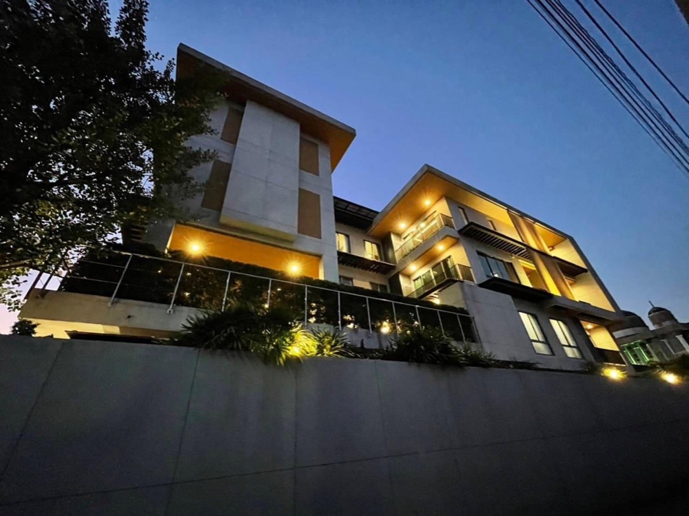 For Sale: Detatched House, Sukhumvit 71, 6 Bedrooms, Fully Furnished /Ready to move in