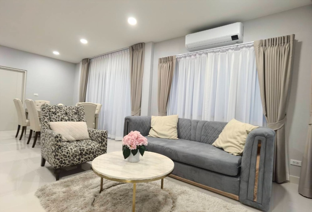 Detatched House for rent: Centro Bangna 4 bedrooms | 5 bathrooms Luxurious House Near Mega Bangna . Fully furnished Ready to move in