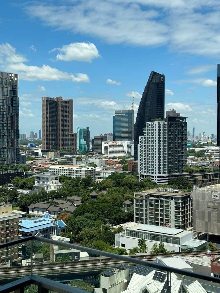 ขาย คอนโดสุดหรูย่านทองหล่อ: LAVIQ Sukhumvit 57 2 ห้องนอน 2 ห้องน้ำ ตกแต่งพร้อมอยู่ ใกล้ BTS ทองหล่อ