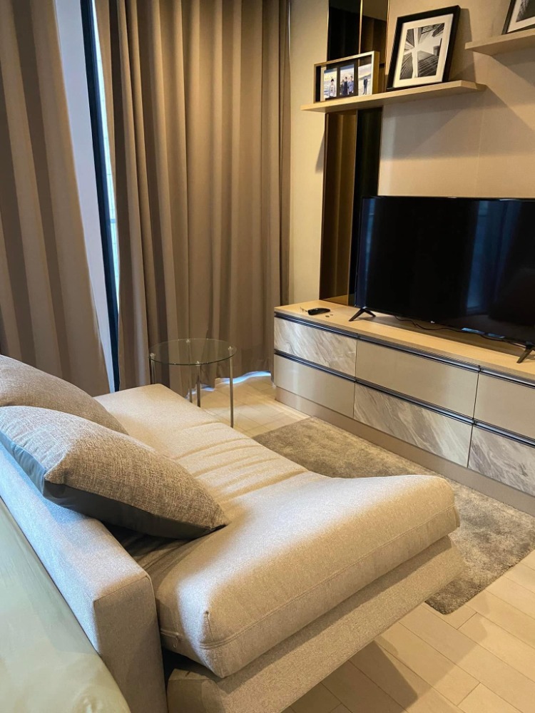 For Rent 1 bedroom Noble Ploenchit Condo High floor Near BTS Ploenchit Fully furnished Ready to move in