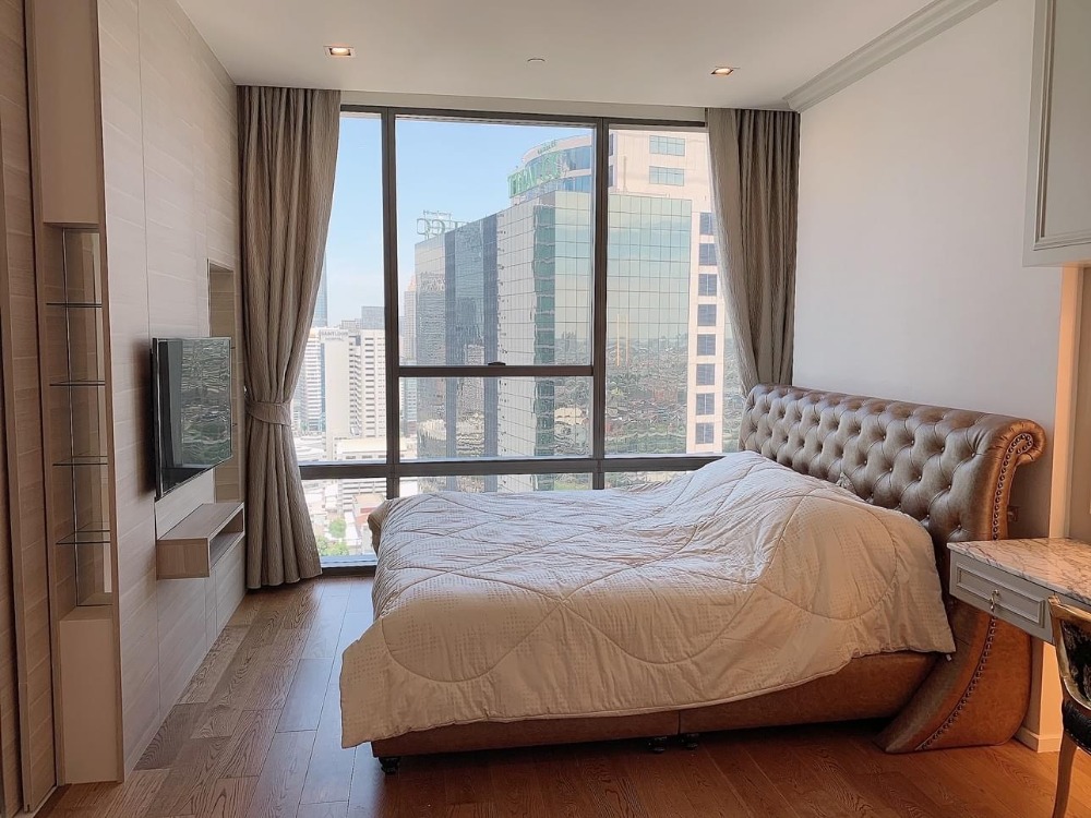 For Sale 1 bedroom The Bangkok Sathorn Luxury Condo High floor Near BTS Surasak Fully furnished Ready to move in