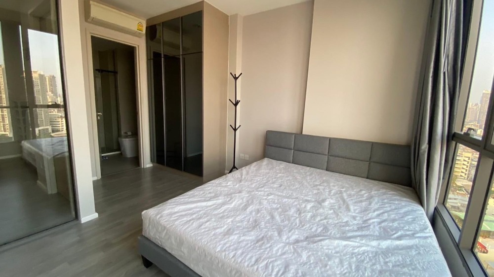 For Sale 1 bedroom The Room Sathorn-St.Louis Luxury Condo Near BTS Saint Louis Fully furnished Ready to move in