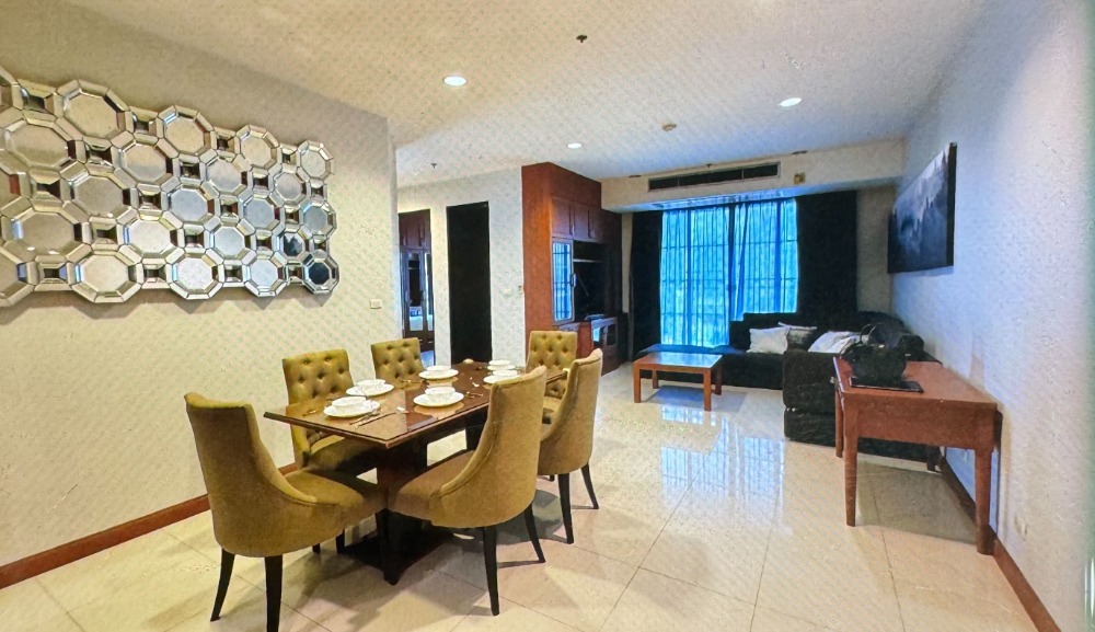 For Rent 3 bedrooms Citi smart Sukhumvit 18 Condo High floor Near BTS Asoke Fully furnished Ready to move in