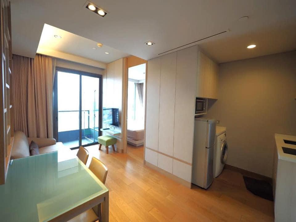 For Rent 1 bedroom The Lumpini 24 Condo High floor Near BTS Phrom Phong Fully furnished Ready to move in