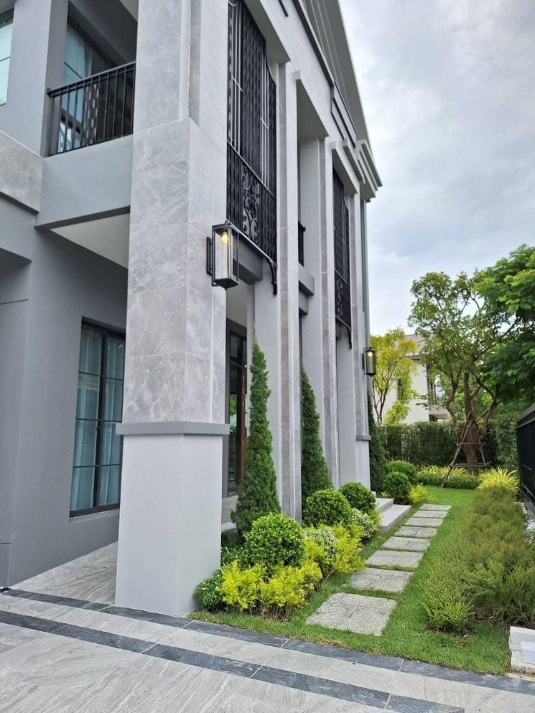 For Sale 5 bedrooms Granada Pinklao-Phetkasem Luxury Detached House Near MRT Laksong Fully furnished Ready to move in