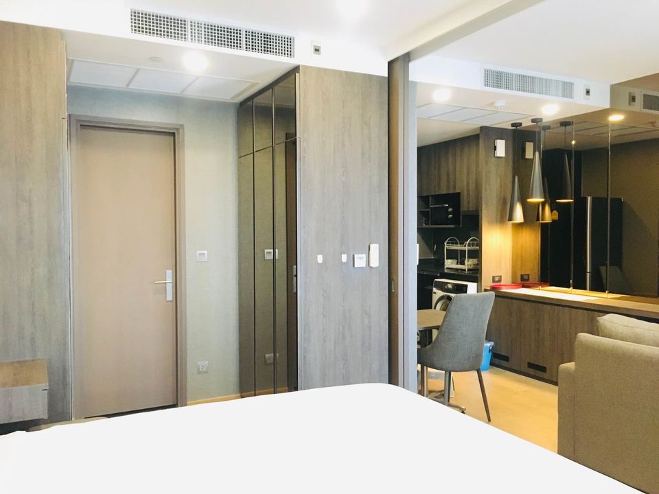 For Rent 1 bedroom Ashton Chula-Silom Condo High floor Corner room Near MRT Samyan Fully furnished Ready to move in