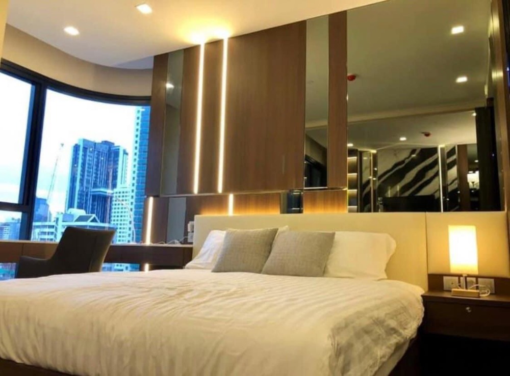 For Rent 1 bedroom Ashton Asoke Luxury Condo High floor Near BTS Asoke Fully furnished Ready to move in