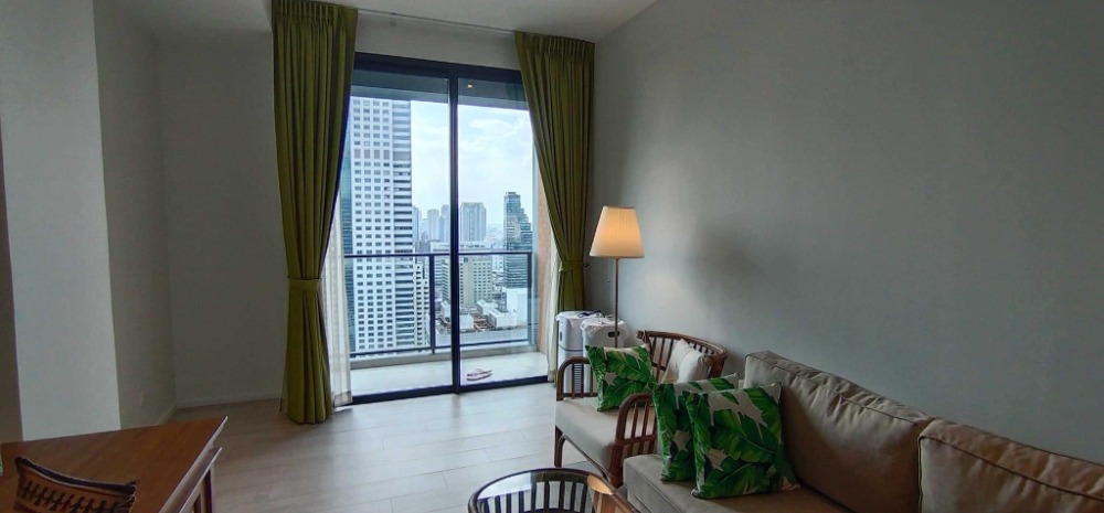 For Rent 1 bedroom The Loft Silom Luxury Condo High floor Near BTS Surasak Fully furnished Ready to move in