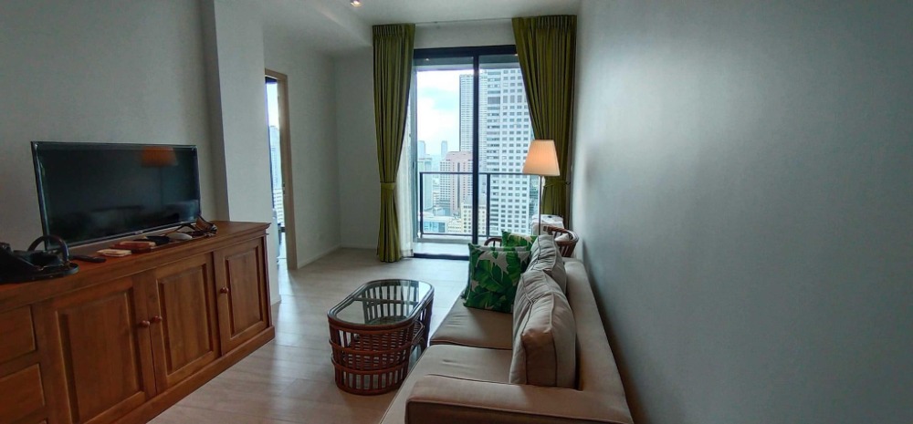 For Rent 1 bedroom The Loft Silom Luxury Condo High floor Near BTS Surasak Fully furnished Ready to move in