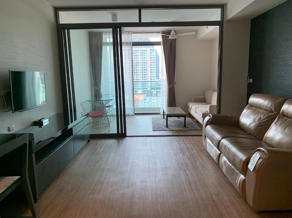 For Rent 1 bedroom Siamese Surawong Condo Near MRT Samyan Fully furnished Ready to move in