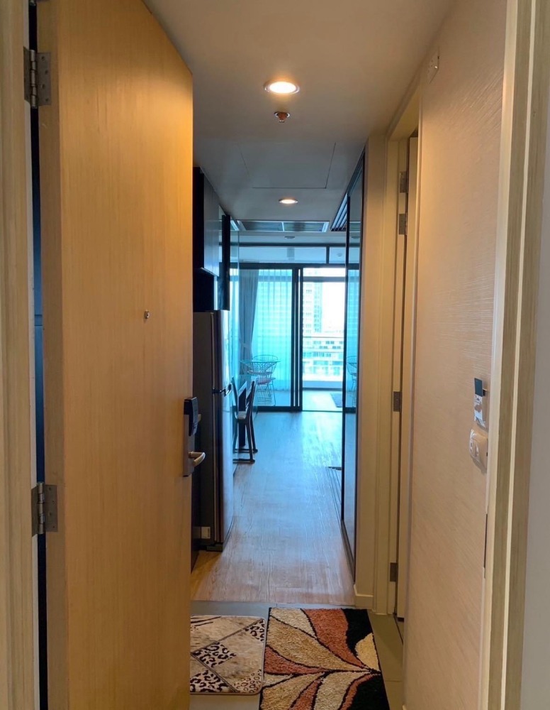 For Rent 1 bedroom Siamese Surawong Condo Near MRT Samyan Fully furnished Ready to move in