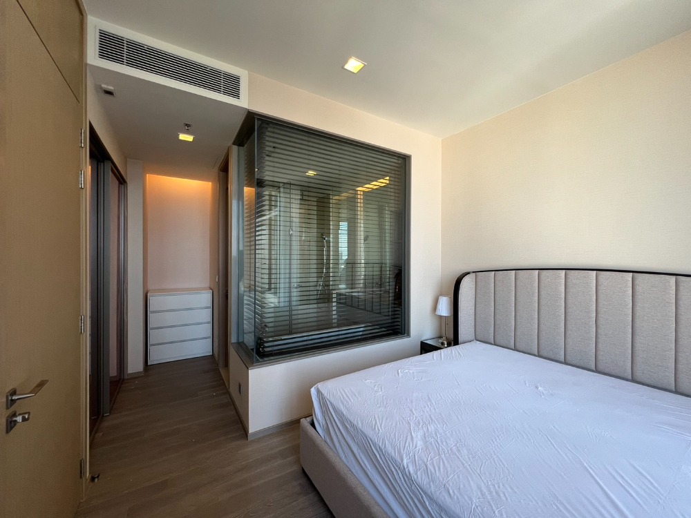 For Rent condo 1 bedroom at The Esse Asoke High floor near BTS Asoke Fully furnished Ready to move in Rental 38,000 THB.