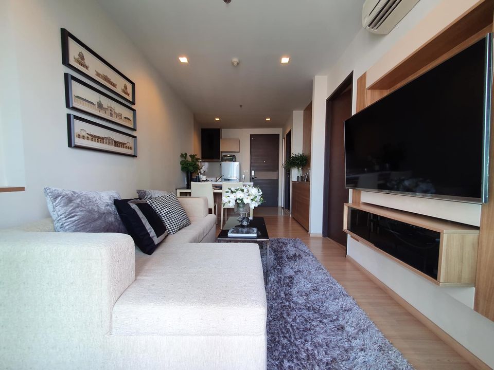 For Rent 1 bedroom Rhythm Sathorn Condo Near BTS Saphan Taksin Fully furnished Ready to move in