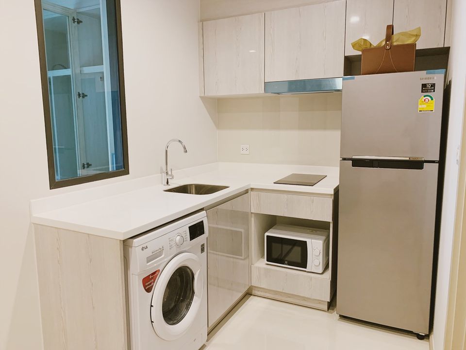 For Rent 1 bedroom Life One Wireless Condo High floor Near BTS Ploenchit Fully furnished Ready to move in