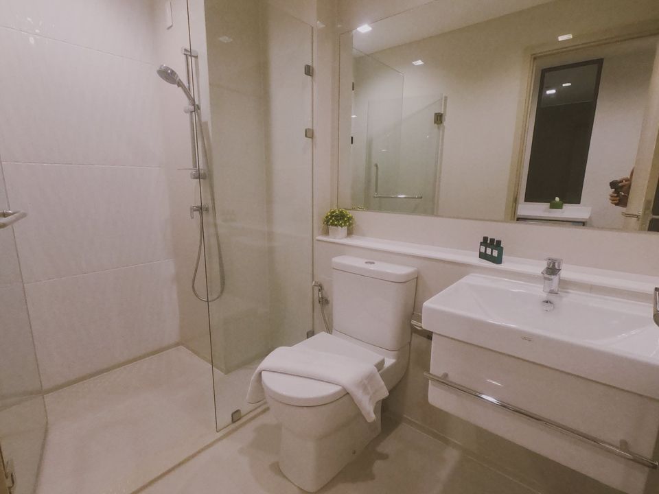 For Rent 1 bedroom Life One Wireless Condo High floor Near BTS Ploenchit Fully furnished Ready to move in