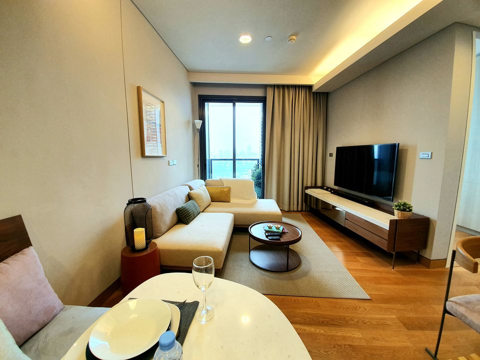 For Rent 2 bedrooms The Lumpini 24 Condo High floor Near BTS Phrom Phong Fully furnished Ready to move in