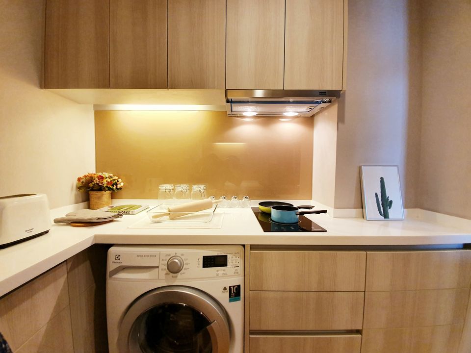 For Rent 2 bedrooms The Lumpini 24 Condo High floor Near BTS Phrom Phong Fully furnished Ready to move in