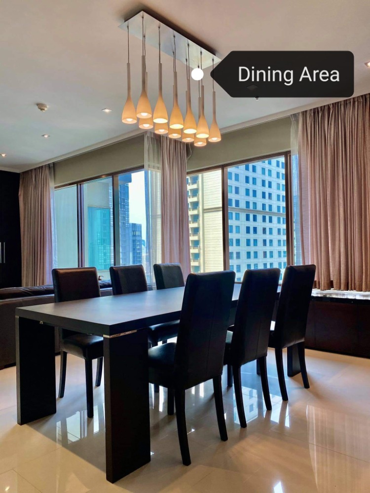 For Rent condo 3 bedrooms at The Emporio Place near BTS Phrom Phong Fully furnished Ready to move in Rental 95,000 THB.