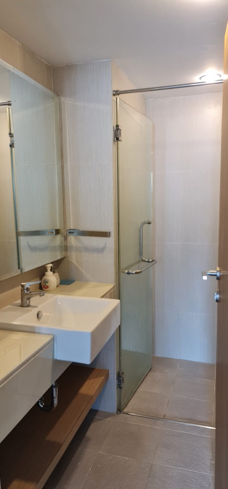 For Rent 3 bedrooms Zenith place Sukhumvit 42 Condo Near BTS Ekkamai Fully furnished Ready to move in