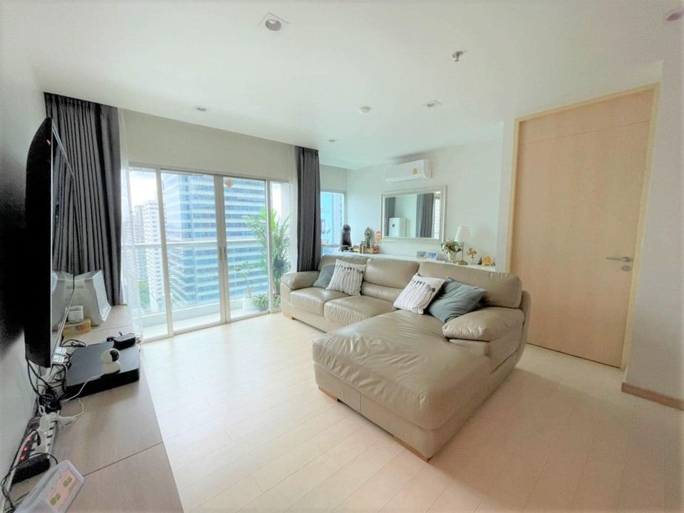 For Sale 3 bedrooms Silom Suite Condo Near BTS Chong Nonsi Fully furnished Ready to move in