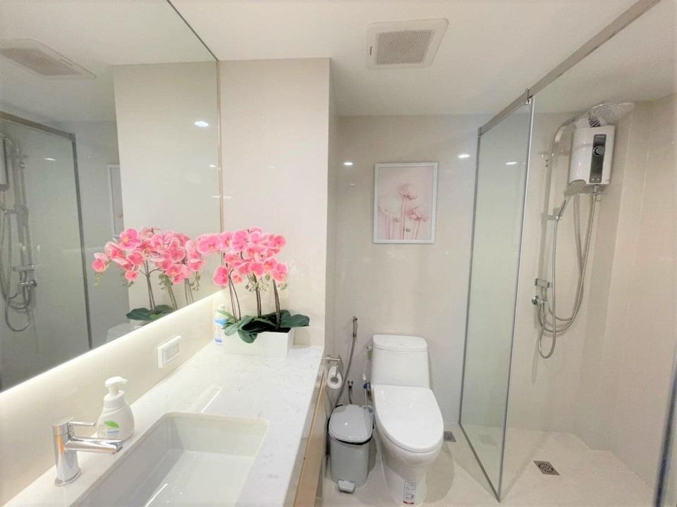 For Sale 3 bedrooms Silom Suite Condo Near BTS Chong Nonsi Fully furnished Ready to move in