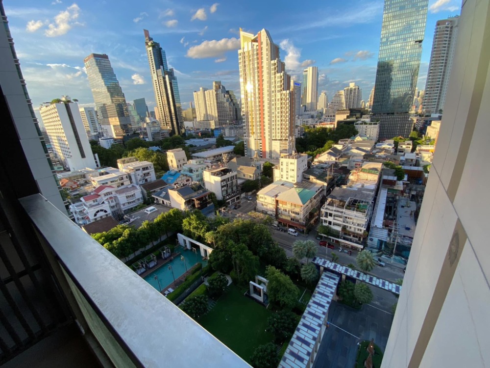 For Rent 1 bedroom The Address Sathorn Luxury Condo High floor Near BTS Saint Louis Fully furnished Ready to move in