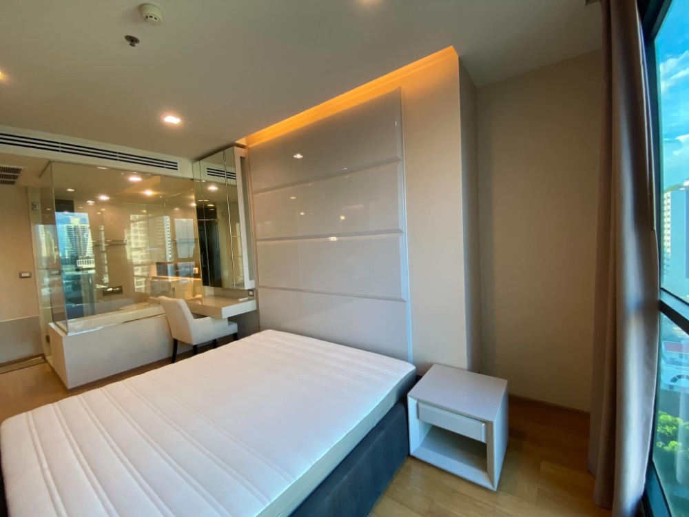 For Rent 1 bedroom The Address Sathorn Luxury Condo High floor Near BTS Saint Louis Fully furnished Ready to move in