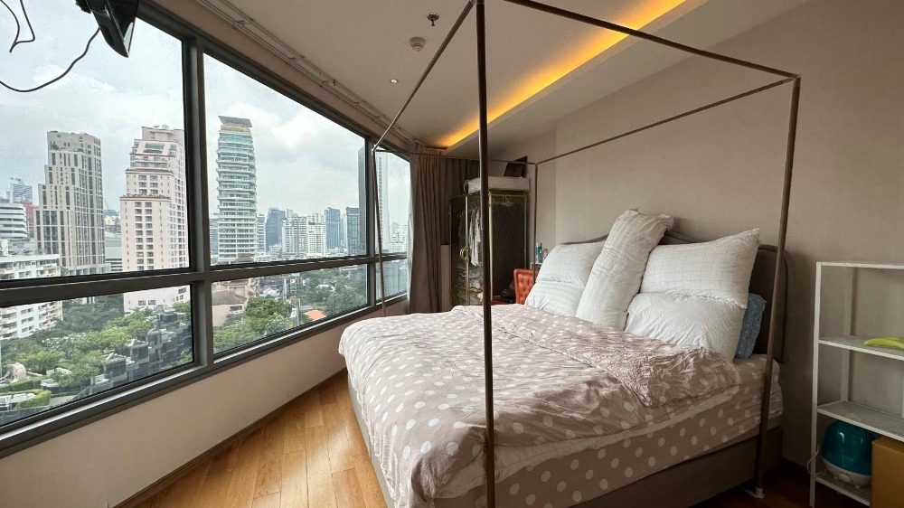 For Rent 2 bedrooms H Sukhumvit 43 Condo High floor Near BTS Thonglor Fully furnished Ready to move in