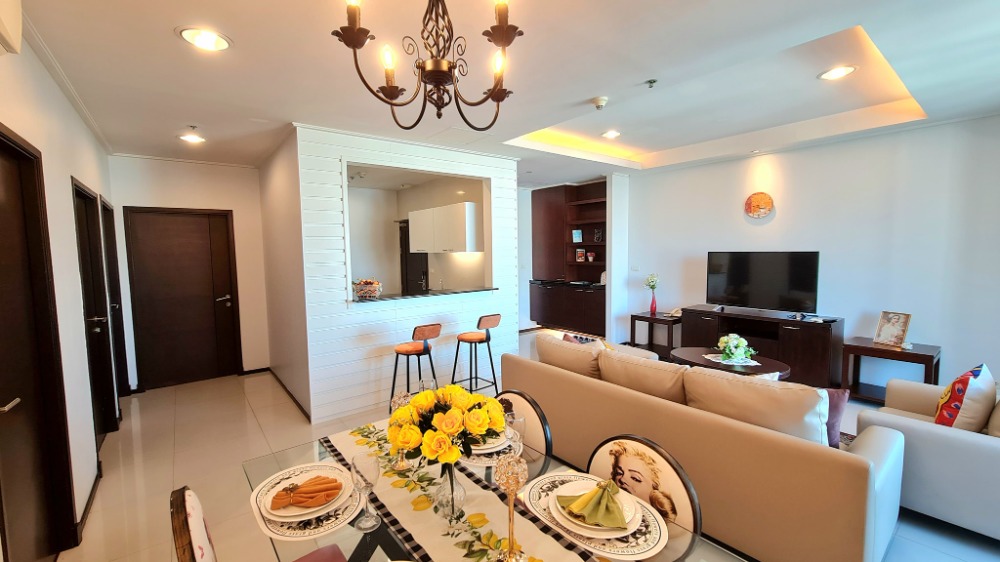 For Rent 2 bedrooms Piyathip Place Sukhumvit 39 Apartment Near BTS Phrom Phong Fully furnished Ready to move in