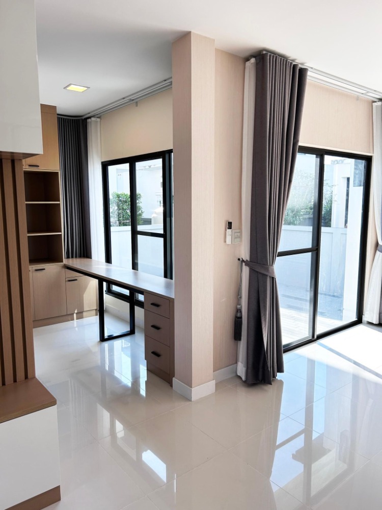 For rent detatched house  4 bedrooms at Manthana Onnut–Wongwaen  Near Mega Bangna Fully furnished  Ready to move in Rental 80,000 THB./Month