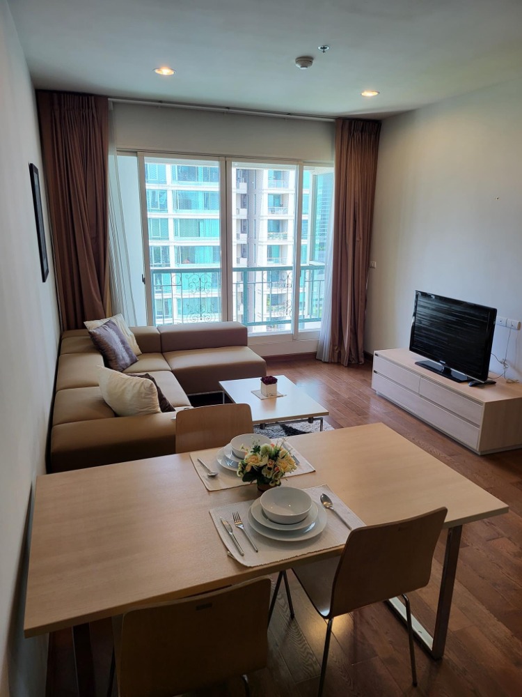 For Rent condo 1 bedroom at The Address Chidlom High floor near BTS Chidlom Fully furnished Ready to move in Rental 35,000 THB.