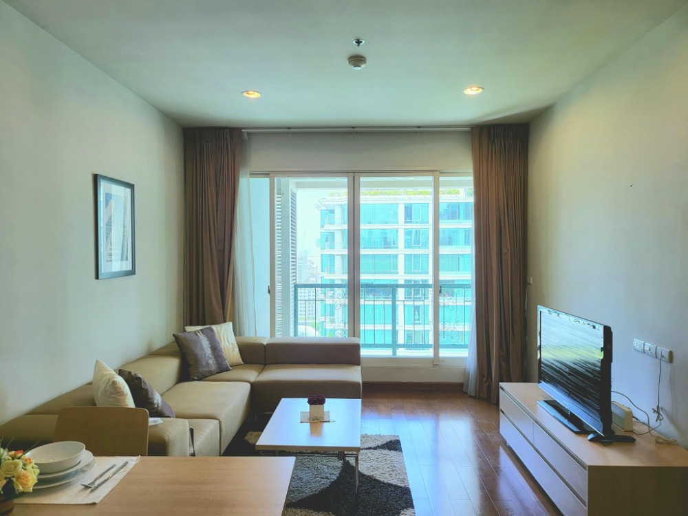 For Rent condo 1 bedroom at The Address Chidlom High floor near BTS Chidlom Fully furnished Ready to move in Rental 35,000 THB.