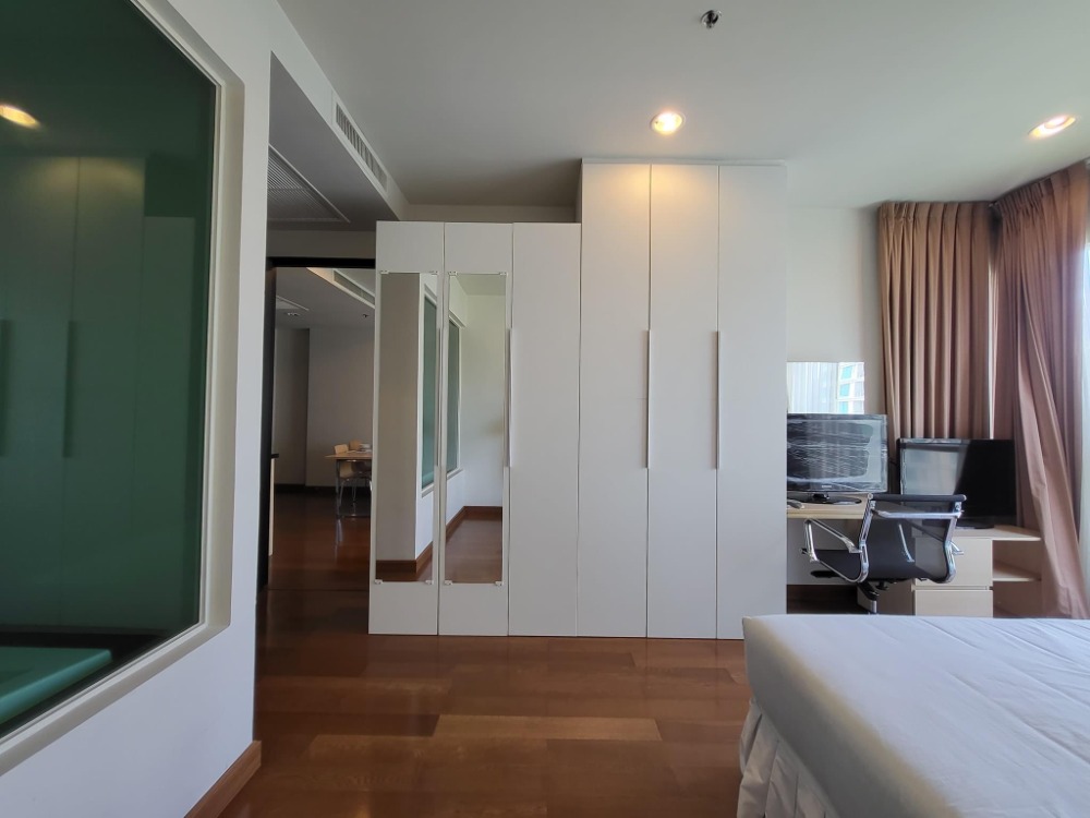 For Rent condo 1 bedroom at The Address Chidlom High floor near BTS Chidlom Fully furnished Ready to move in Rental 35,000 THB.