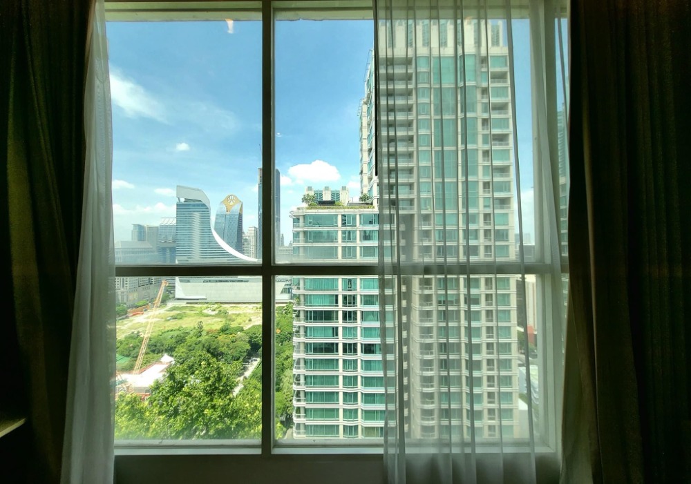 For Rent condo 1 bedroom at The Address Chidlom High floor near BTS Chidlom Fully furnished Ready to move in Rental 35,000 THB.