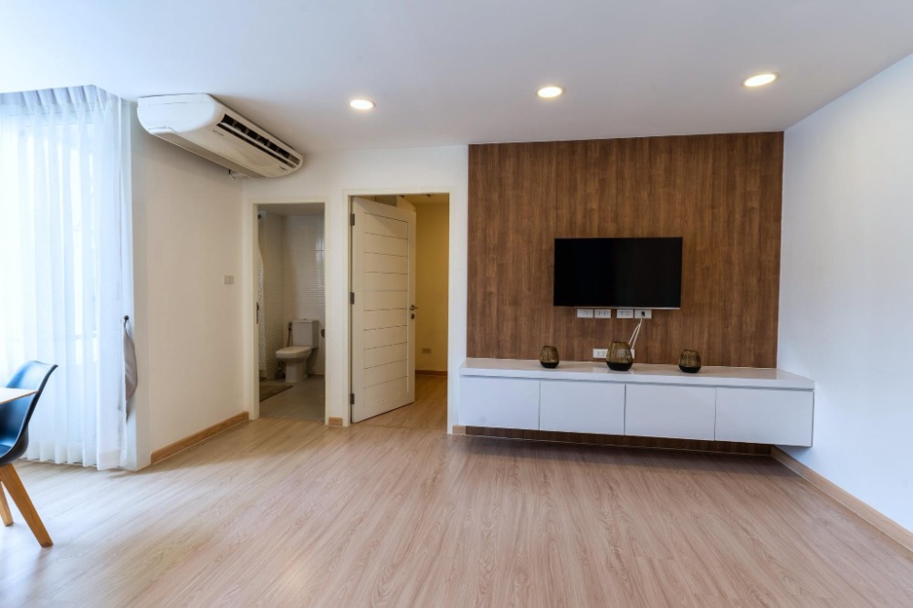 For Rent 2 bedrooms 39 Suite Condo Near BTS Phrom Phong Fully furnished Ready to move in Rental 34,999 THB./Month