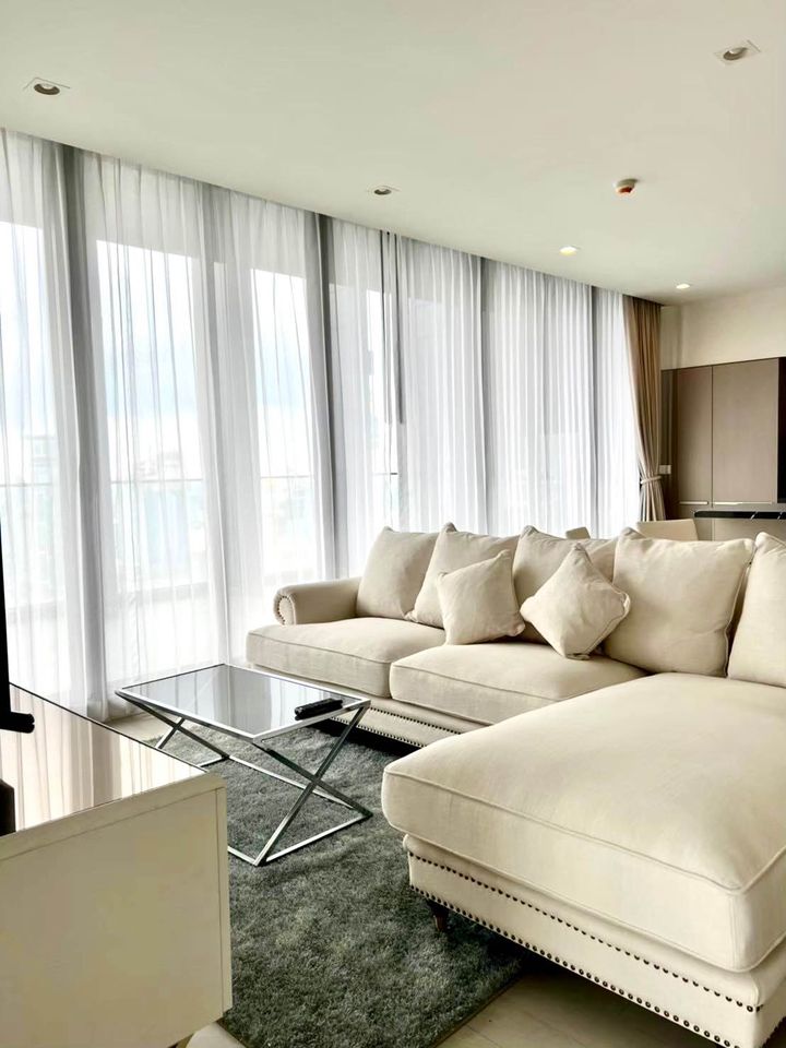 For Rent condo 3 bedrooms at Noble Ploenchit Luxuly condo Penthouse Duplex Near BTS Ploenchit  Fully furnished Ready to move in Rental 190,000 THB.