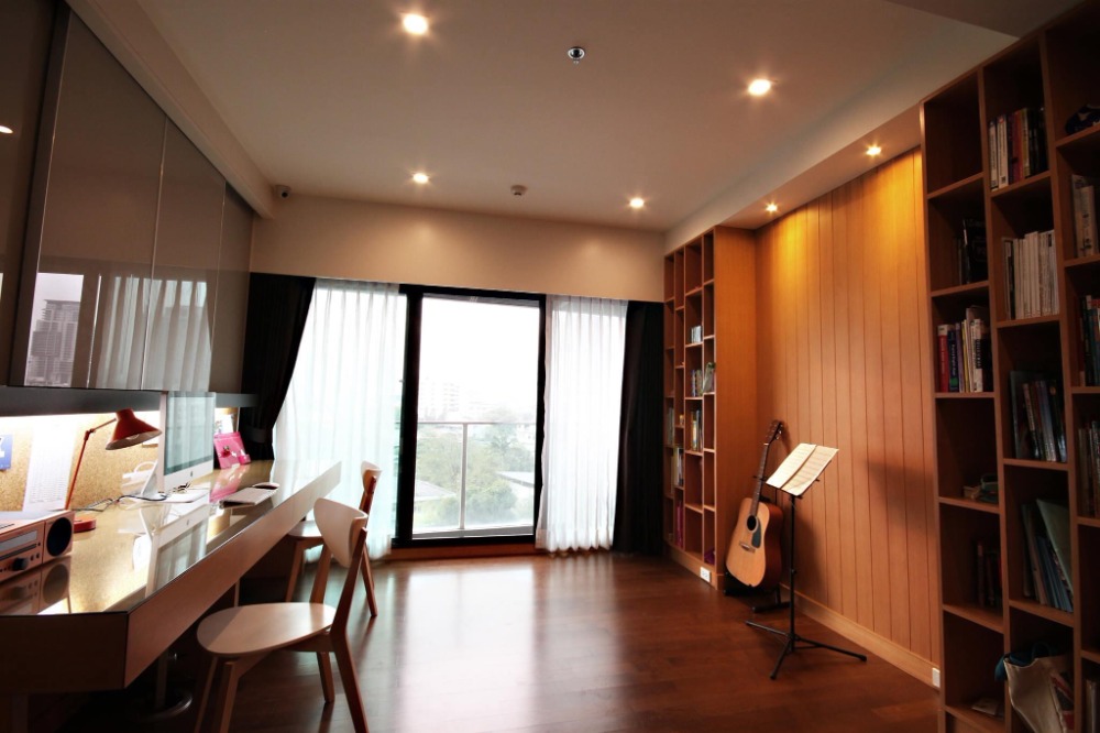 For Rent Duplex 2 Beds 4 Baths Noble Remix Sukhumvit 36 Luxury Condo Near BTS Thonglor Fully furnished Ready to move in