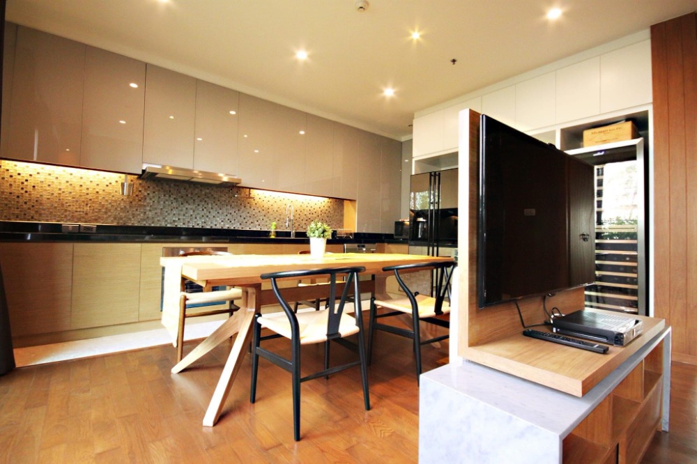 For Rent Duplex 2 Beds 4 Baths Noble Remix Sukhumvit 36 Luxury Condo Near BTS Thonglor Fully furnished Ready to move in