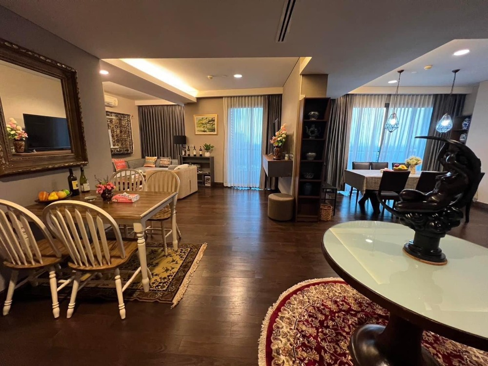 For Rent 3 bedrooms The Lumpini 24 Condo High floor Near BTS Phrom Phong Fully furnished Ready to move in