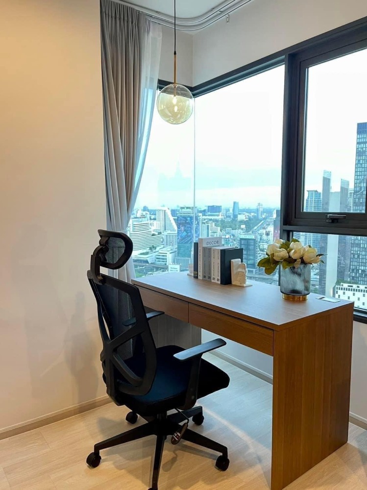 For Rent 2 bedrooms Life One Wireless Condo High floor Near BTS Ploenchit Fully furnished Ready to move in