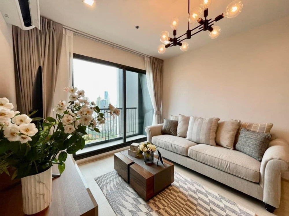 For Rent 2 bedrooms Life One Wireless Condo High floor Near BTS Ploenchit Fully furnished Ready to move in