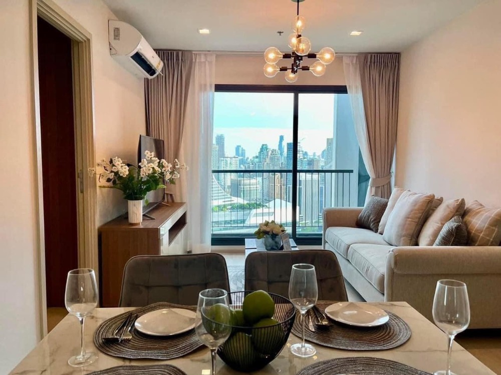 For Rent 2 bedrooms Life One Wireless Condo High floor Near BTS Ploenchit Fully furnished Ready to move in